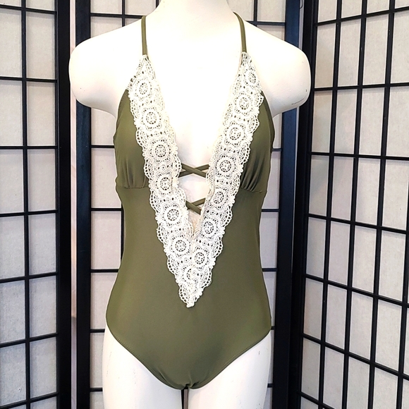 Cupshe Other - CUPSHE One Piece Swimsuit sz Small